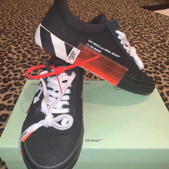 OFF-WHITE c/o Virgil Abloh vulc low top black - Picture 2 of 8